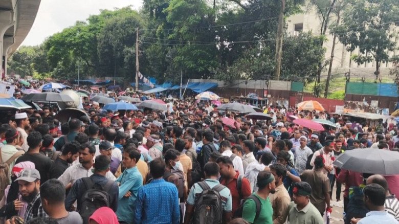 সরকারের আশ্বাসে শাহবাগের অবস্থান কর্মসূচি প্রত্যাহার করলেন প