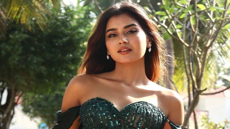 টাকার প্রলোভন দেখিয়ে কু-প্রস্তাব, তিক্ত অভিজ্ঞতা জানালেন অভিনেত্রী