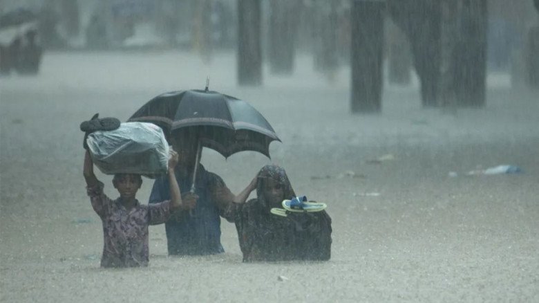 টানা ৫ দিন দেশজুড়ে সক্রিয় থাকতে পারে বৃষ্টিবলয়, ভারি বর্ষণে