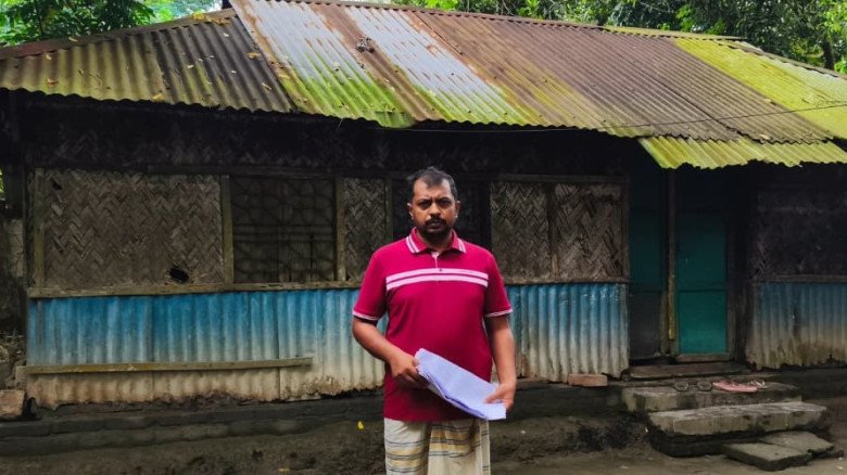 পৈত্রিক সম্পত্তি ফিরে পেতে দ্বারে দ্বারে  বাঙ্গড্ডার সাইফুল, সালিশেও মিলছে না সমাধান
