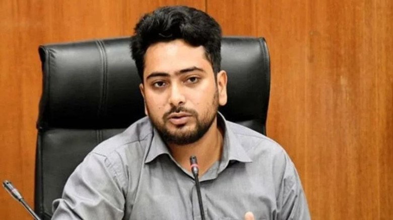 রাষ্ট্রীয় প্রতিষ্ঠানকে দলীয় ক্লাবে পরিণত করেছে বিএনপি: নাহিদ
