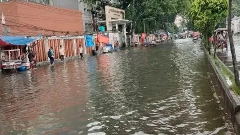 রাজধানীতে ৩১ মিলিমিটার বৃষ্টি, জলাবদ্ধতায় নগরবাসীর ভোগান্তি