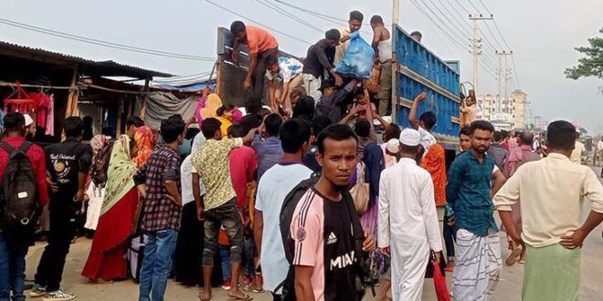 মহাসড়কে গাড়ির চাপ, ভাড়া বেশি নেওয়ার অভিযোগ